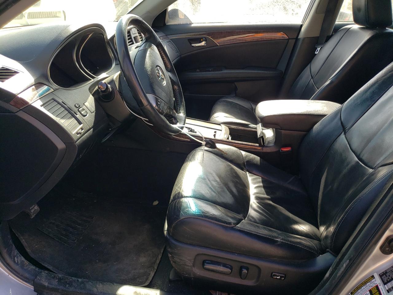 2011 Toyota Avalon - Image 7