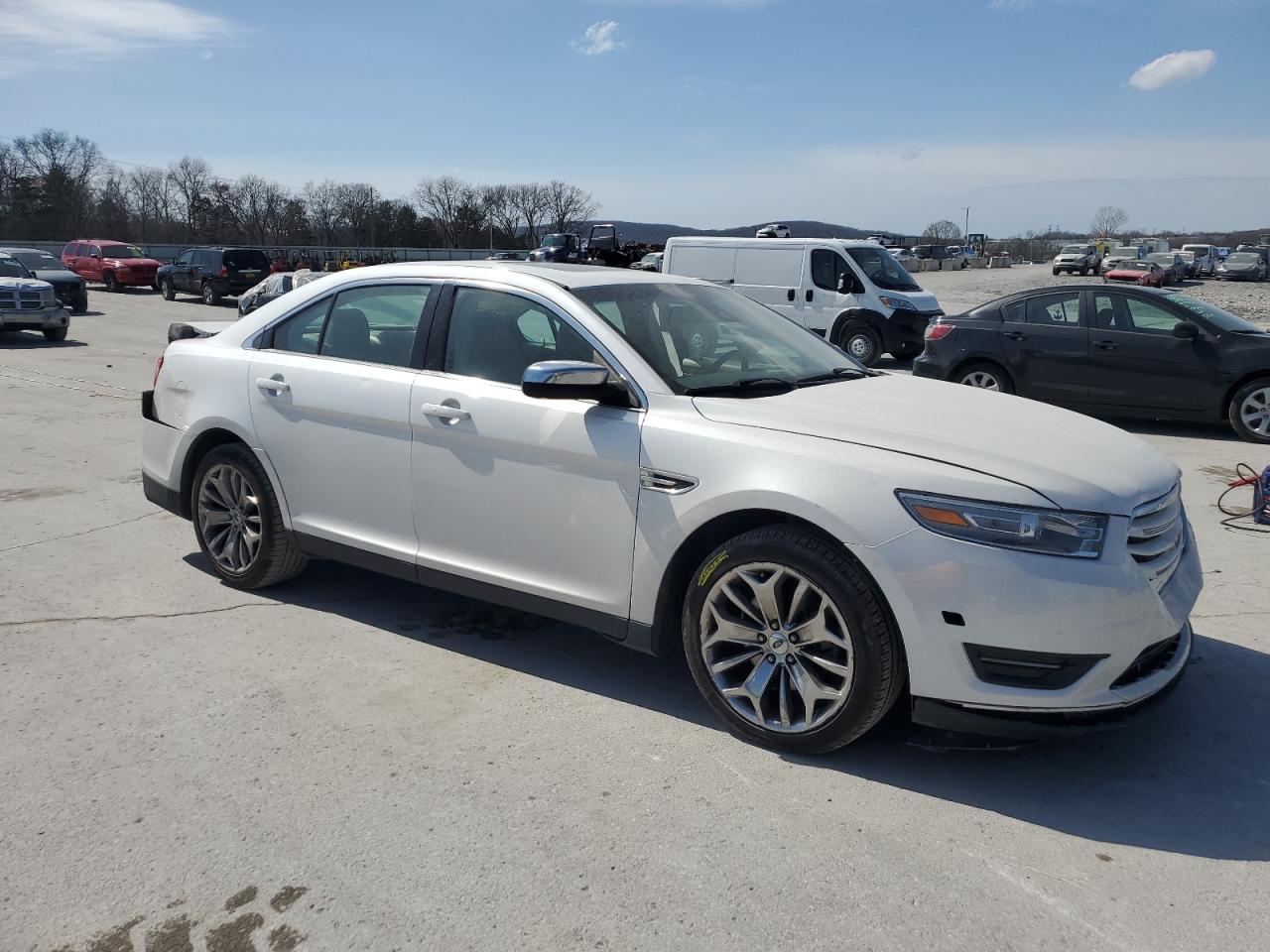 2013 Ford Taurus - Image 4
