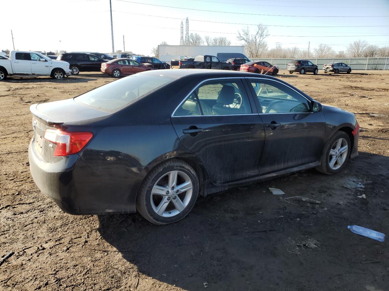 2014 Toyota Camry - Image 3