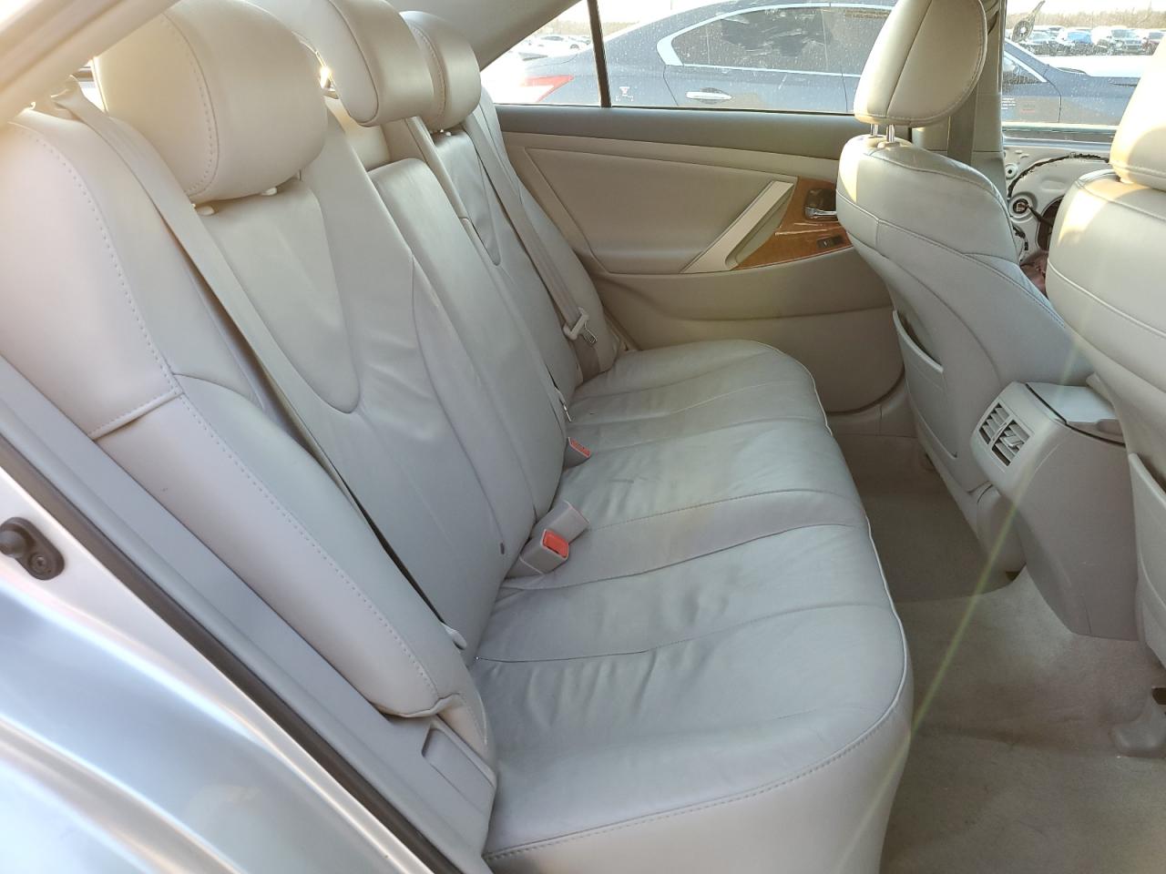 2010 Toyota Camry - Image 10