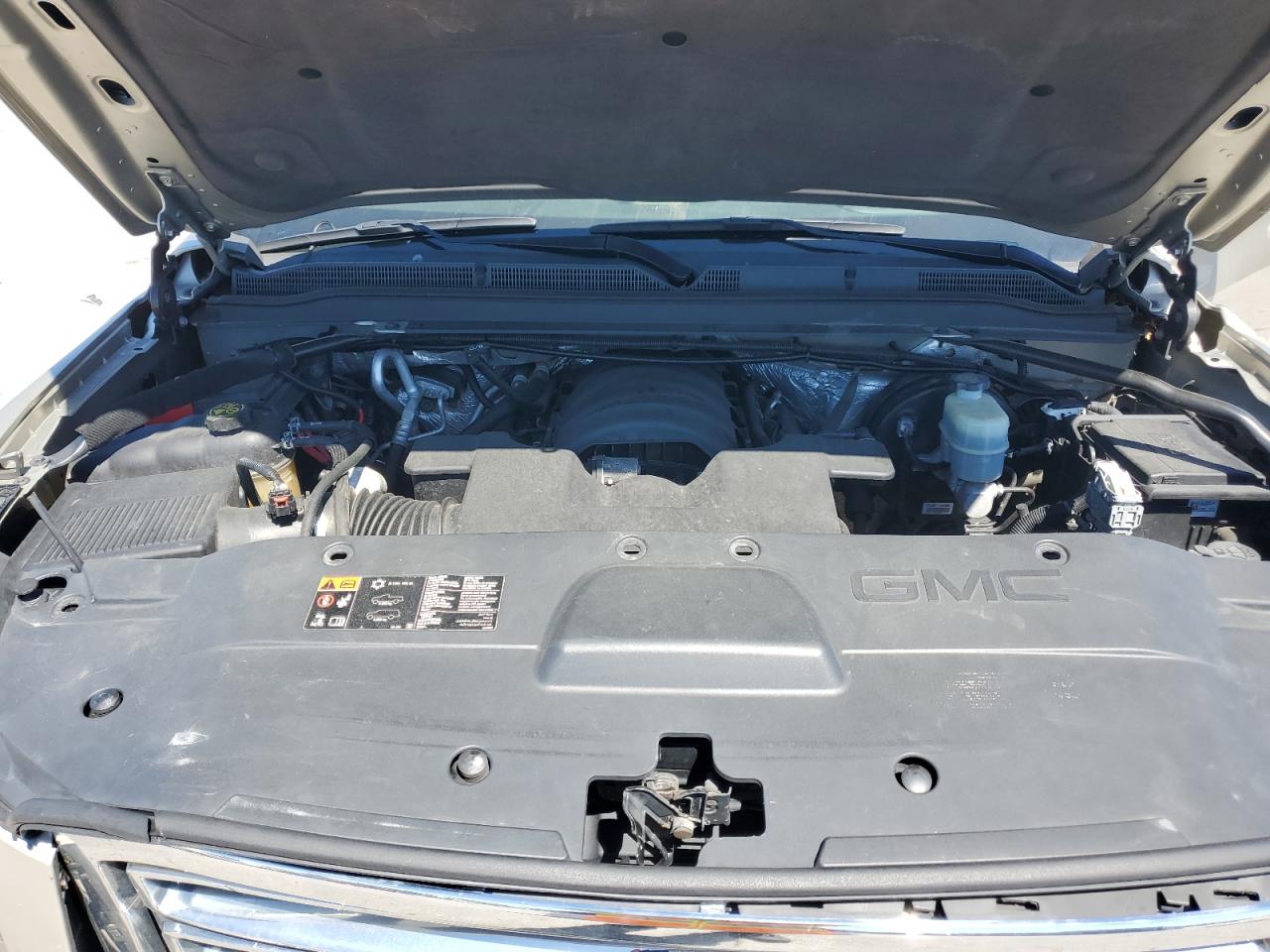 2015 GMC Yukon - Image 12