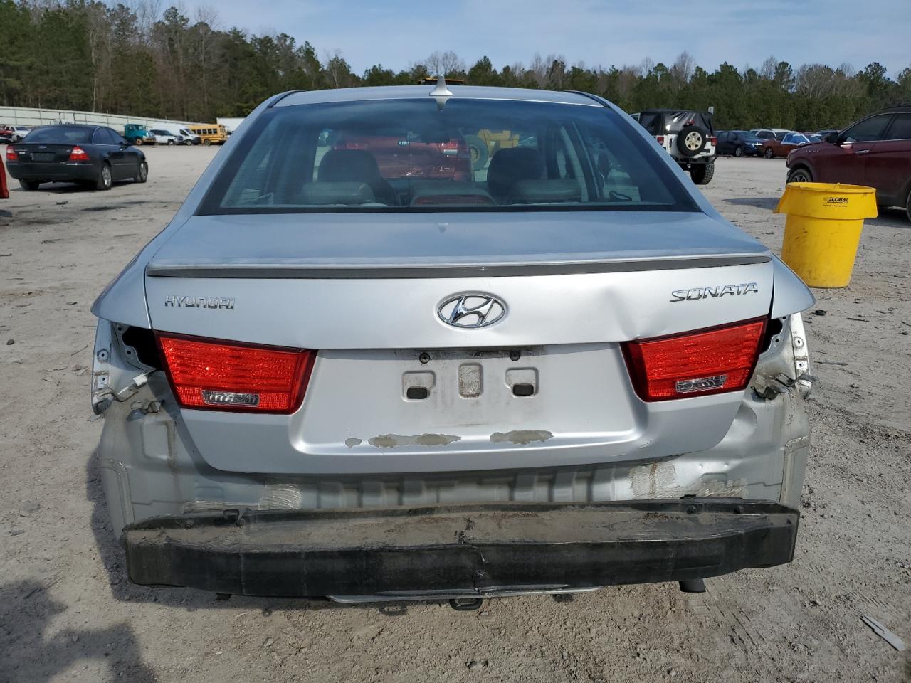 2010 Hyundai Sonata - Image 6