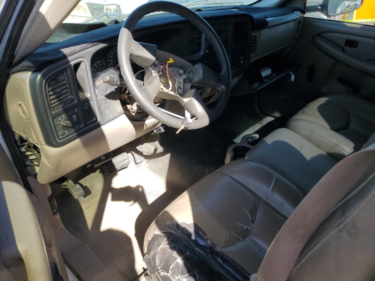 2005 Chevrolet Silverado - Image 8