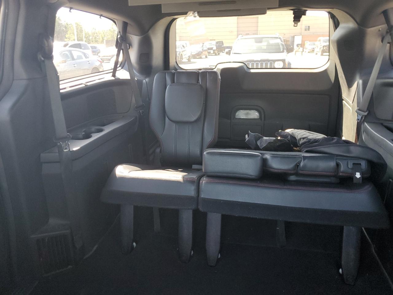 2013 Dodge Caravan - Image 10