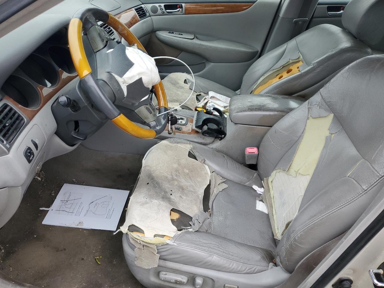 2005 Lexus ES - Image 7
