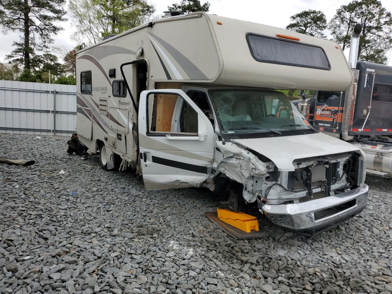 2016 Ford Econoline E350 Super Duty Cutaway Van for Sale in Dunn, NC - Side
