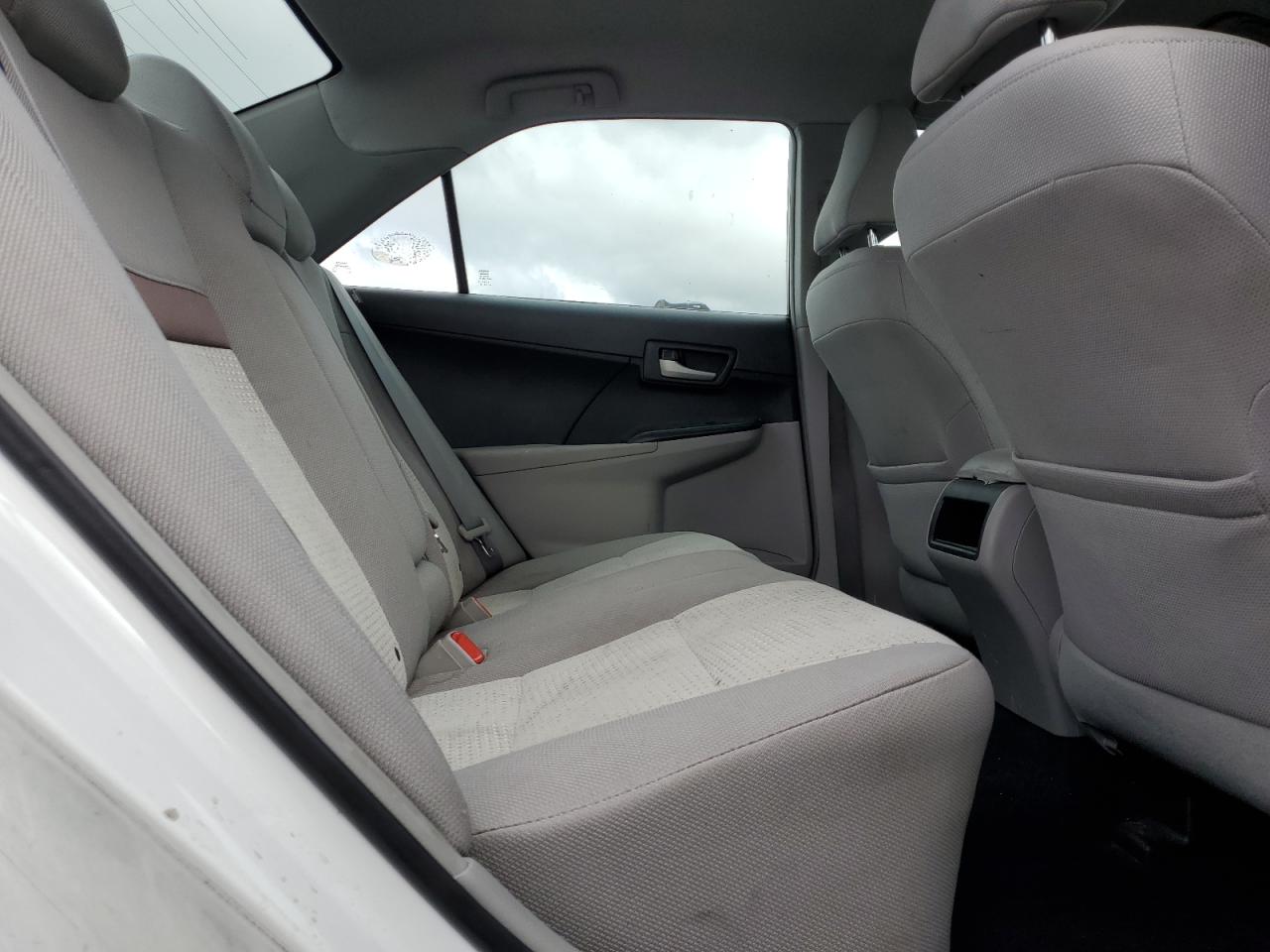 2013 Toyota Camry - Image 10