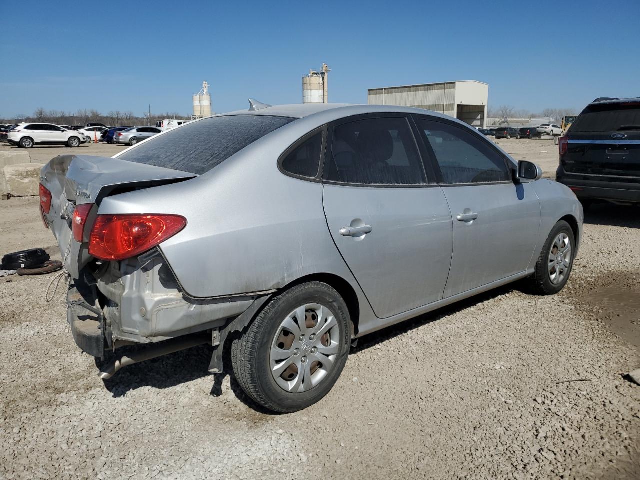 2010 Hyundai Elantra - Image 3