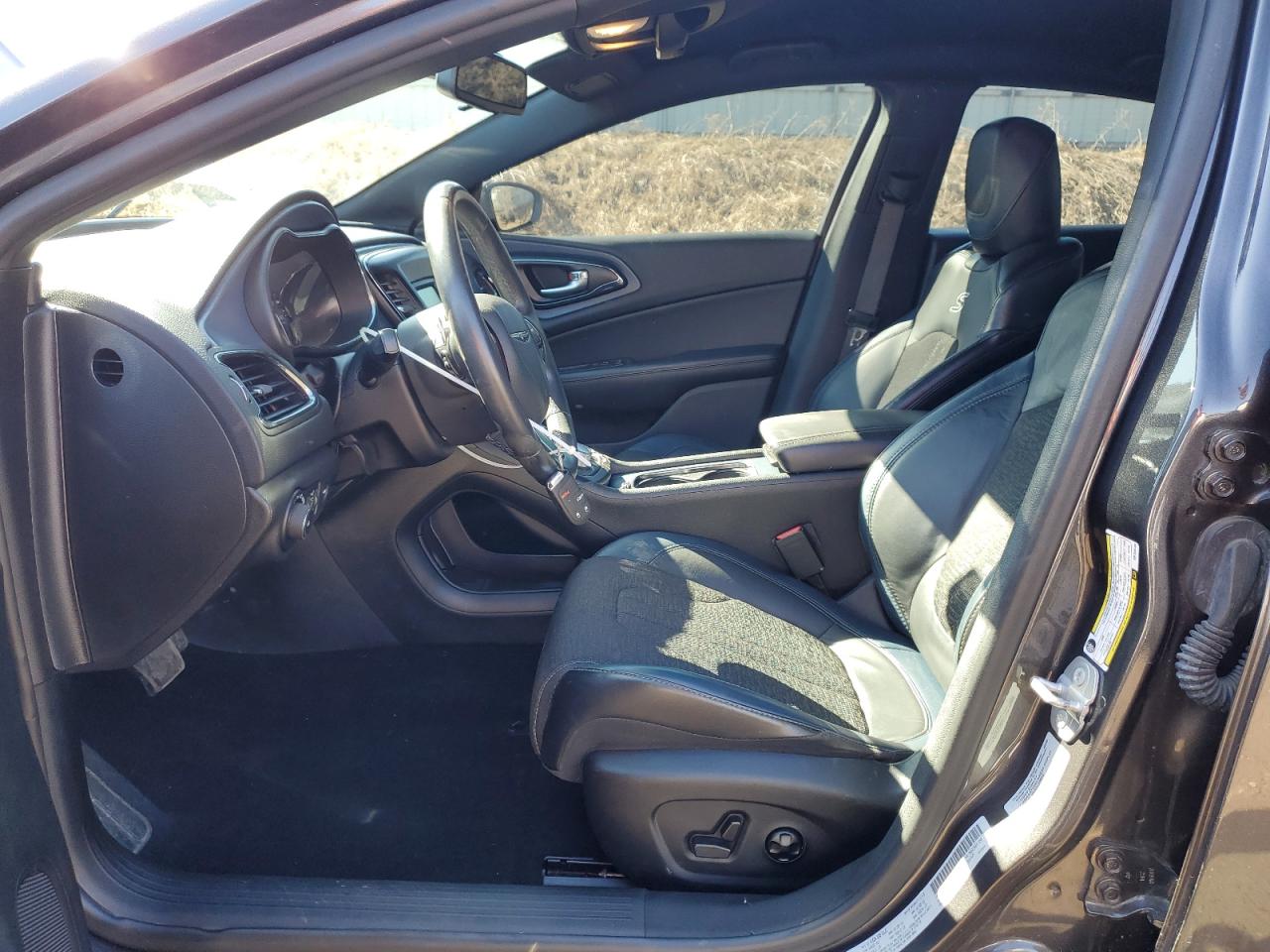 2016 Chrysler 200 - Image 7