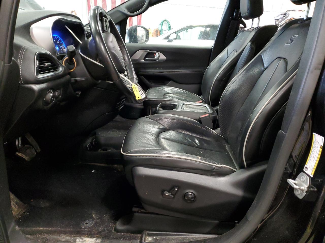 2019 Chrysler Pacifica - Image 7