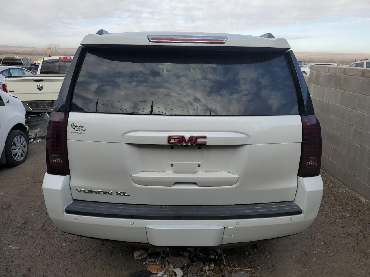 2016 GMC Yukon - Image 6