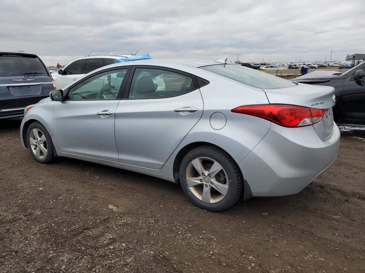 2013 Hyundai Elantra - Image 2