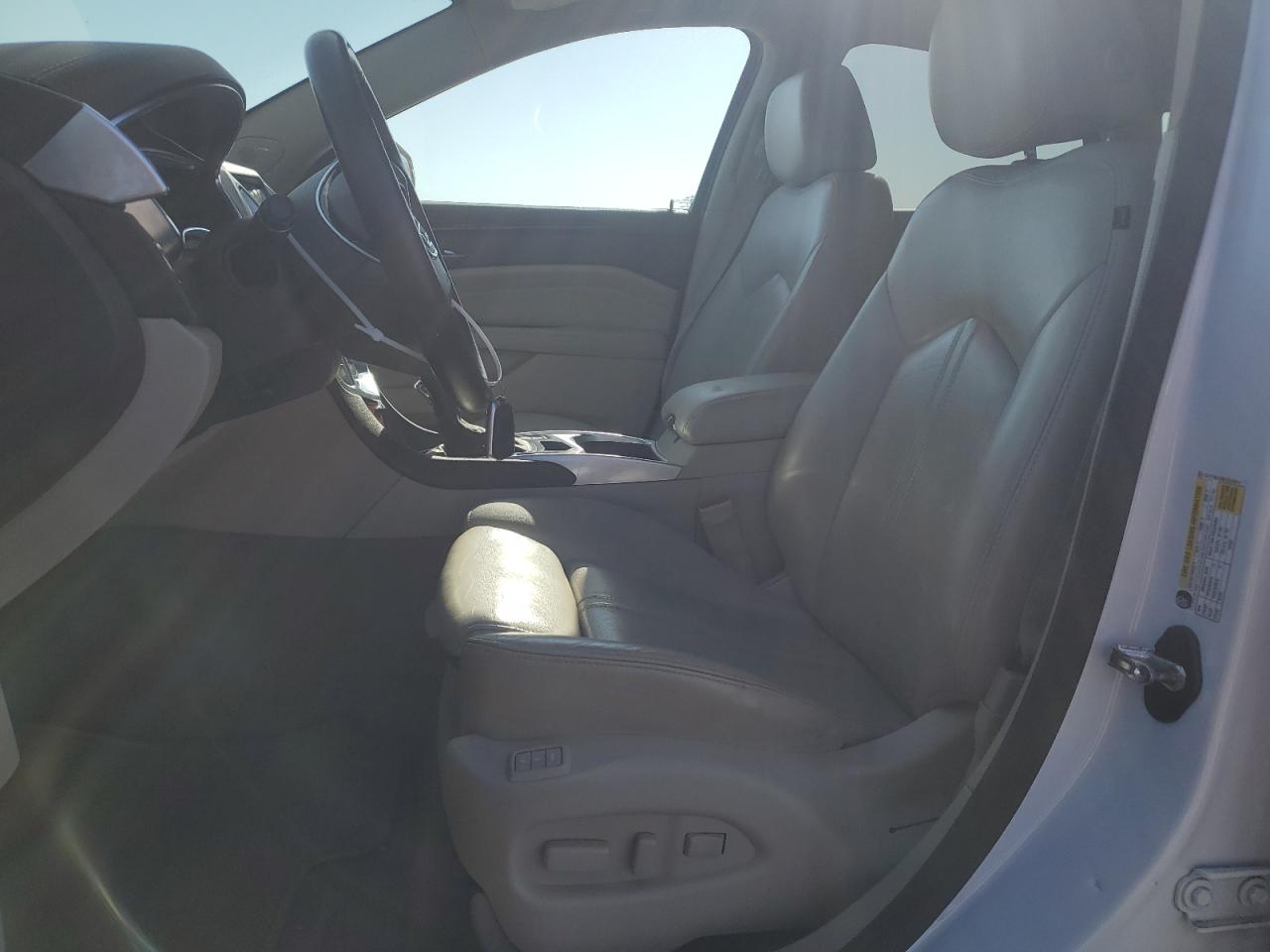 2016 Cadillac SRX - Image 7