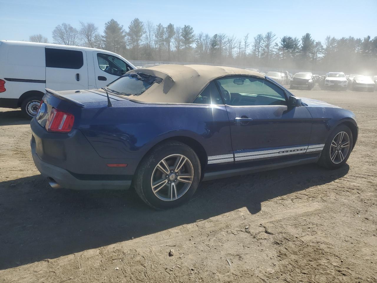 2010 Ford Mustang - Image 3