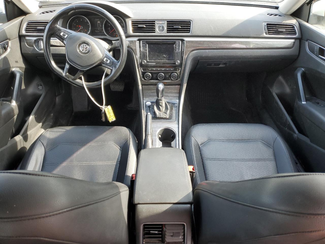 2016 Volkswagen Passat - Image 8