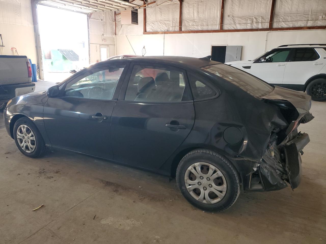 2010 Hyundai Elantra - Image 2