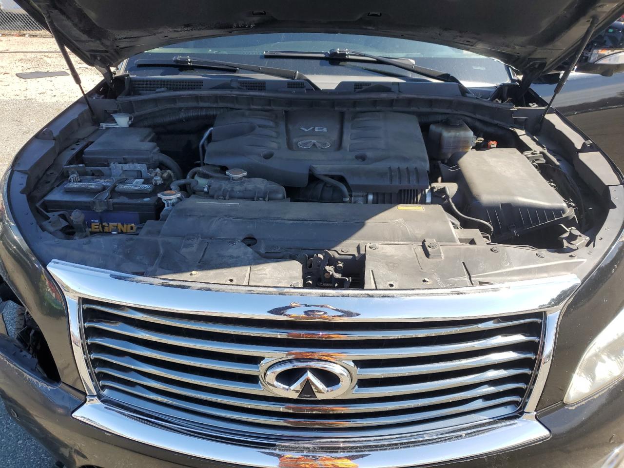 2011 Infiniti QX56 - Image 14