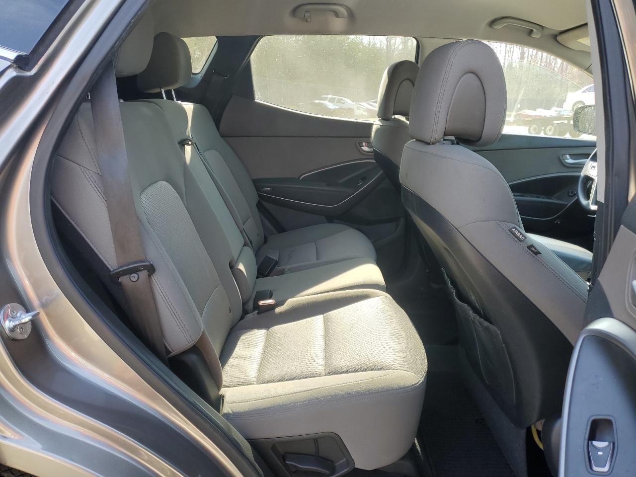 2013 Hyundai Santa Fe - Image 11