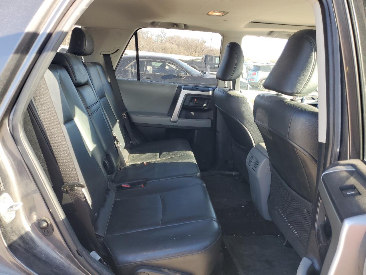 2010 Toyota 4Runner - Image 11