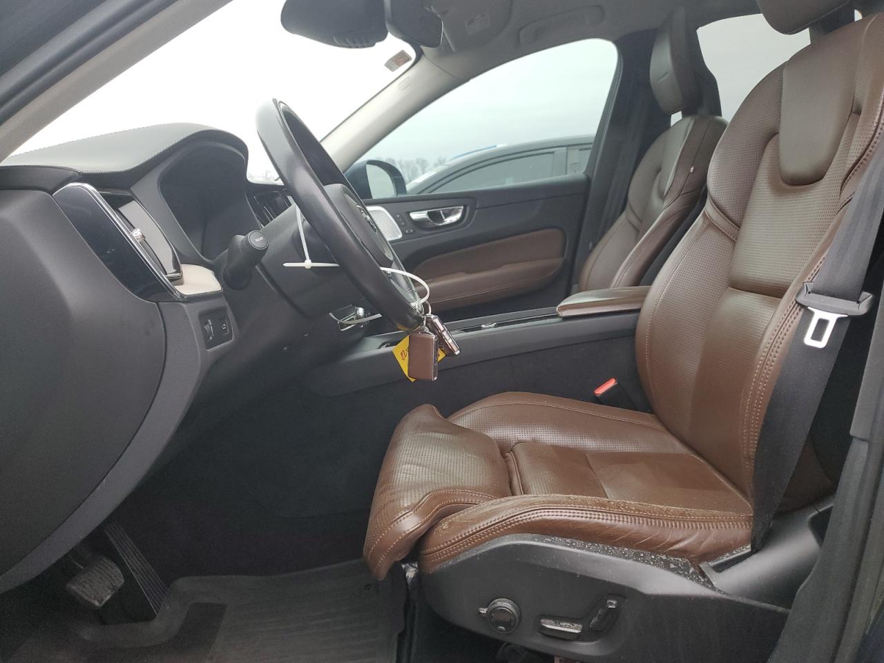 2018 Volvo XC60 - Image 7