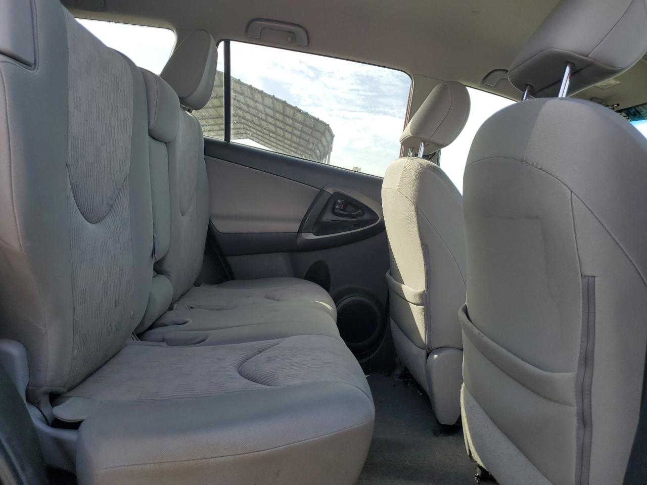 2012 Toyota RAV 4 - Image 11