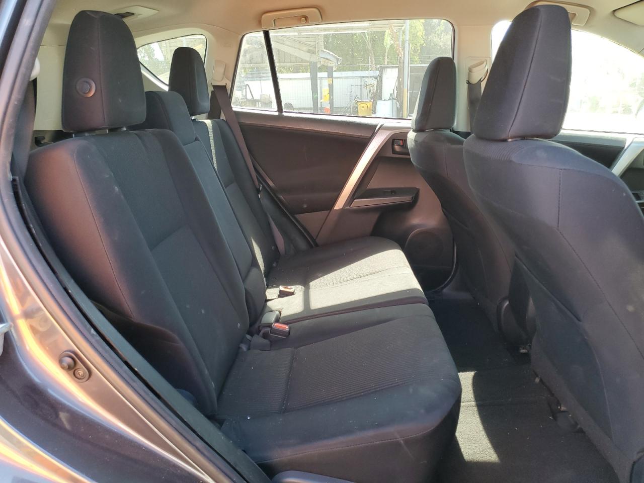 2016 Toyota RAV 4 - Image 11