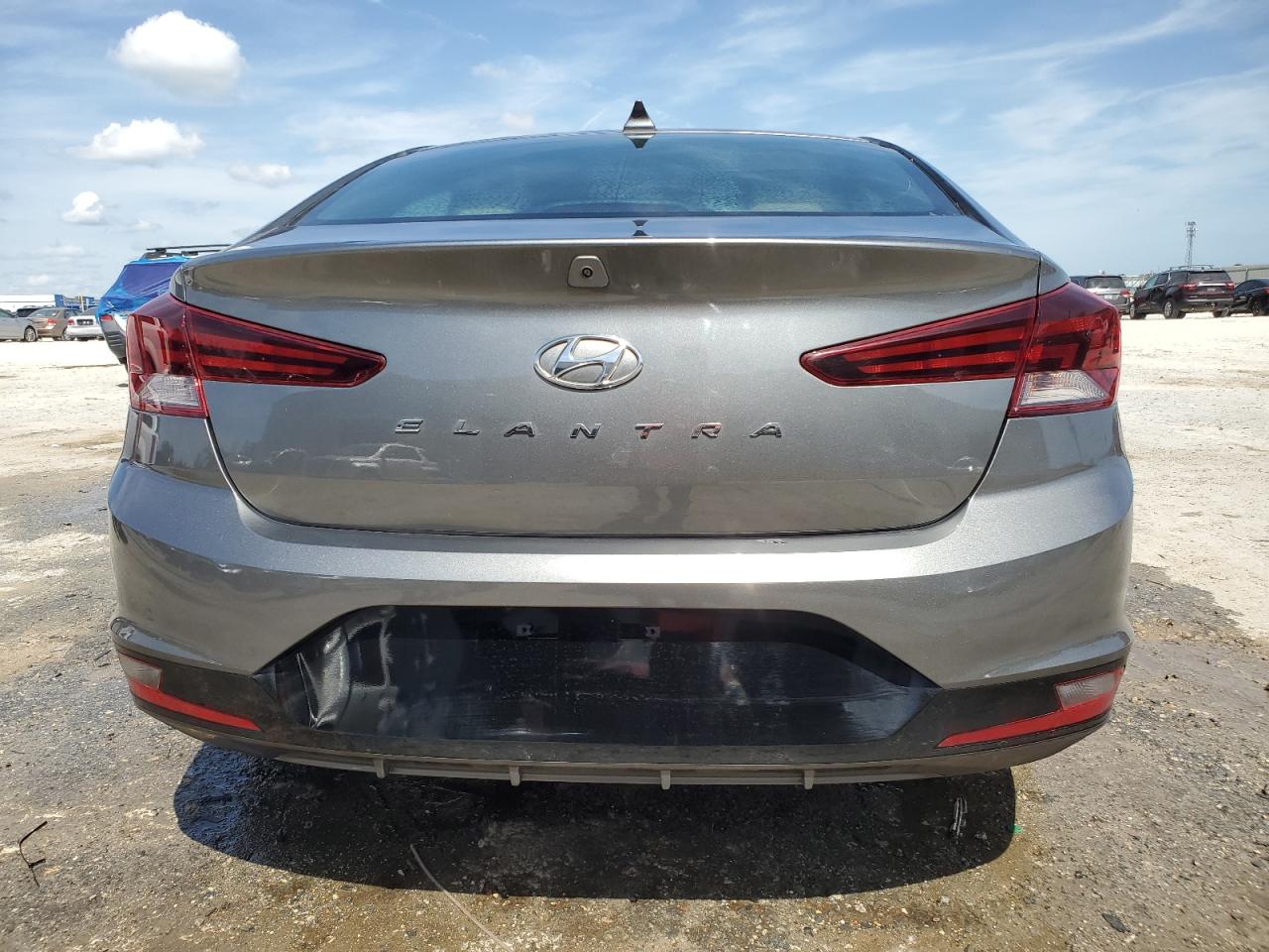 2019 Hyundai Elantra - Image 6