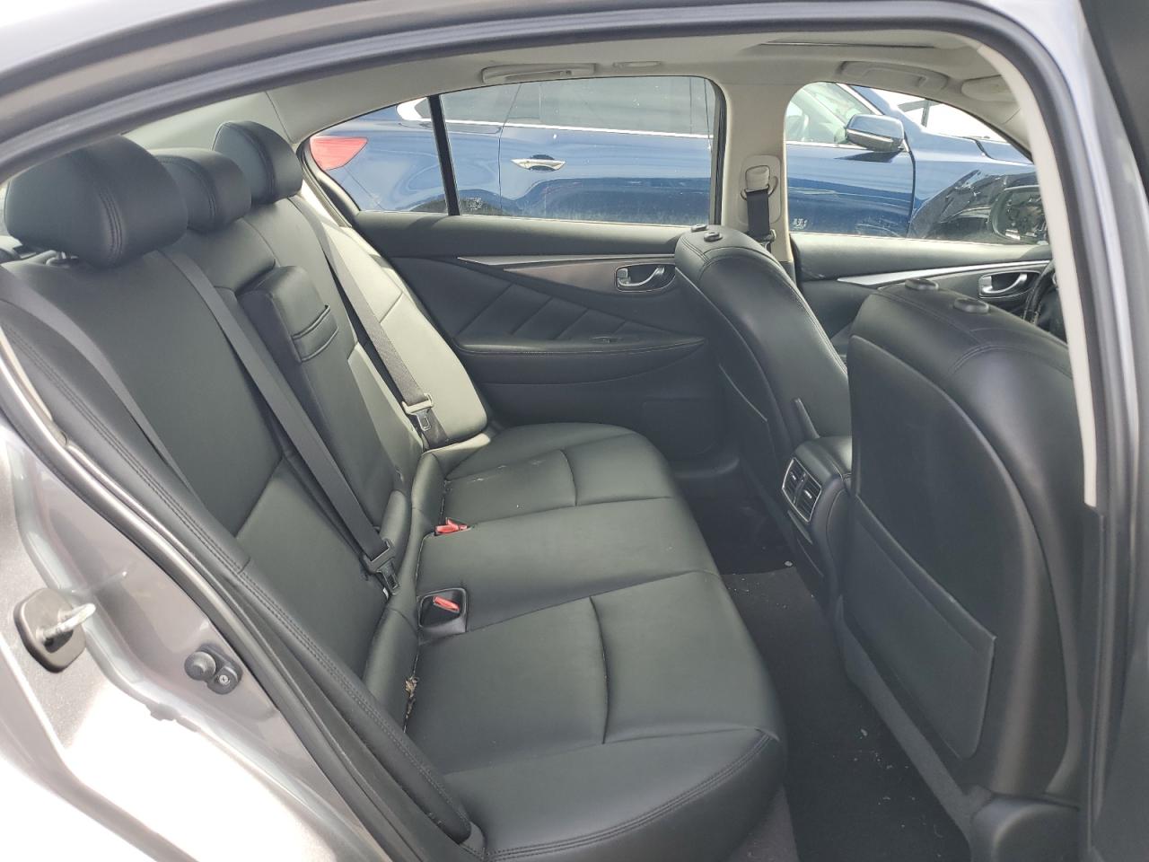 2015 Infiniti Q50 - Image 10