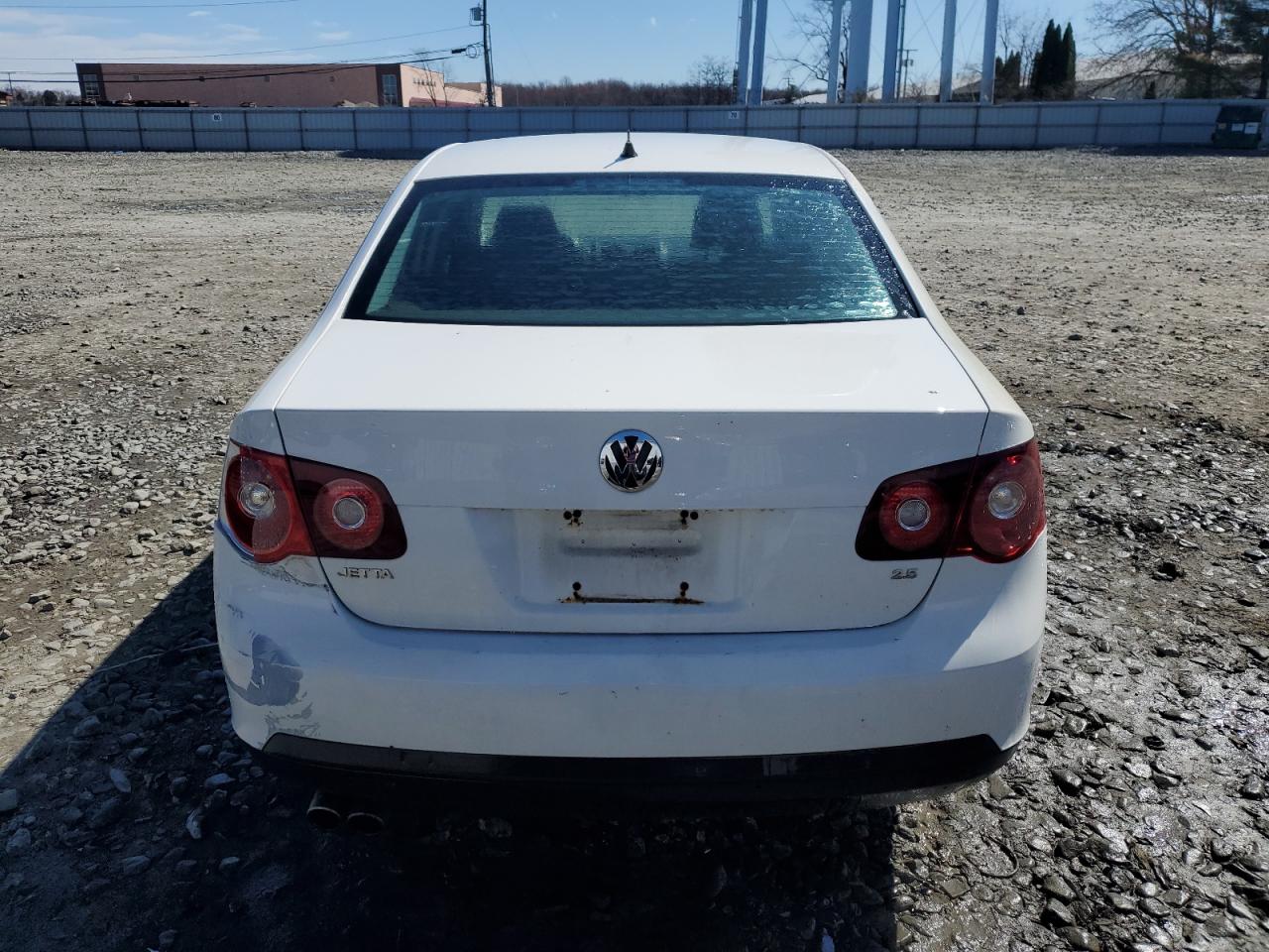 2010 Volkswagen Jetta - Image 6