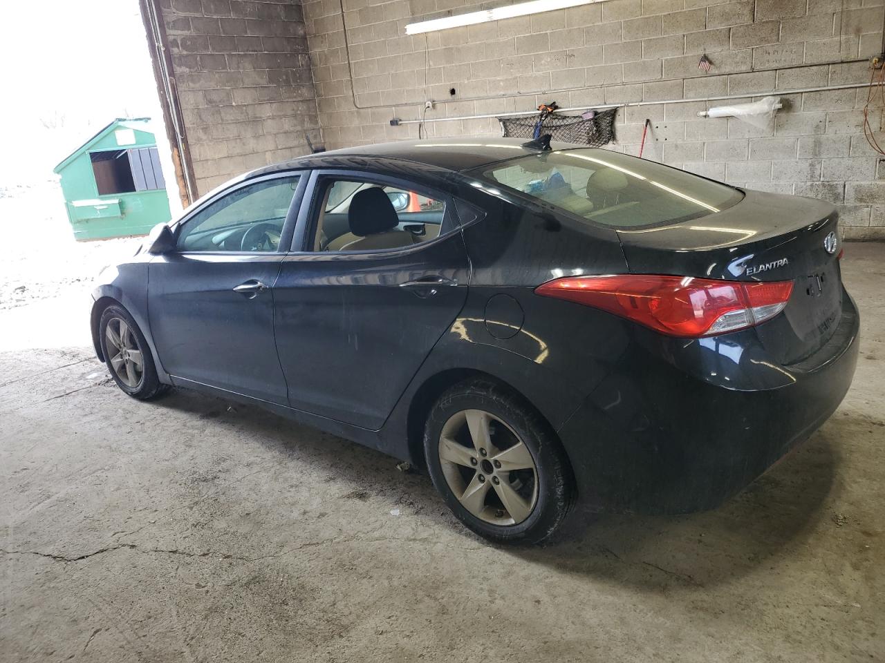 2011 Hyundai Elantra - Image 2