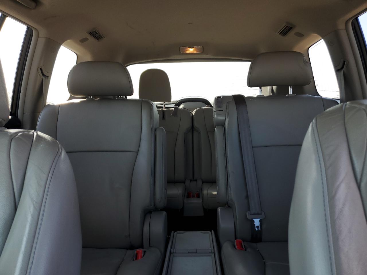 2013 Toyota Highlander - Image 10