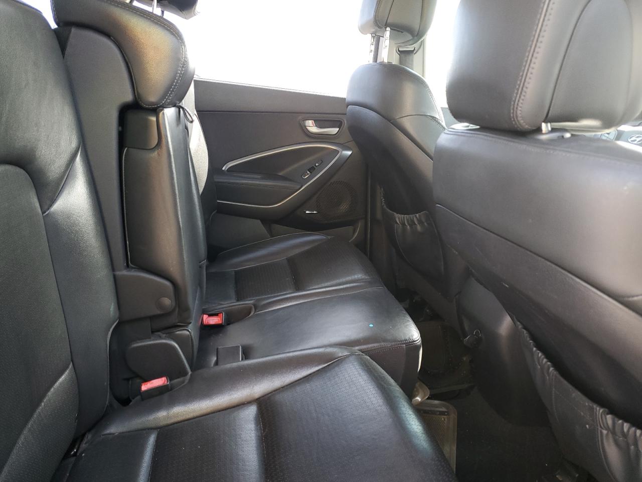 2013 Hyundai Santa Fe - Image 10