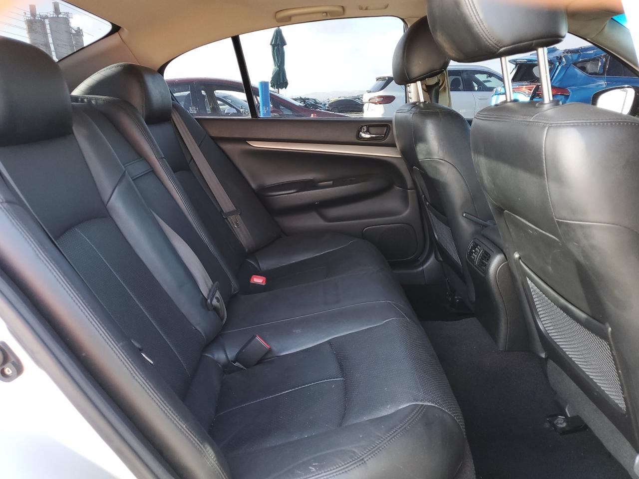 2010 Infiniti G - Image 10