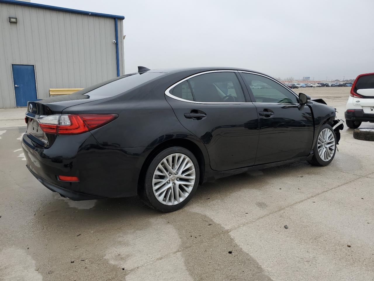 2016 Lexus ES - Image 3