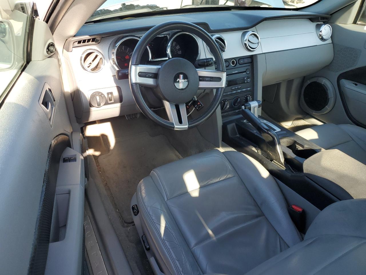 2006 Ford Mustang - Image 8