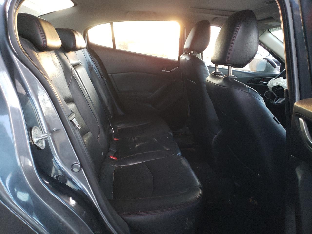2015 Mazda 3 - Image 10