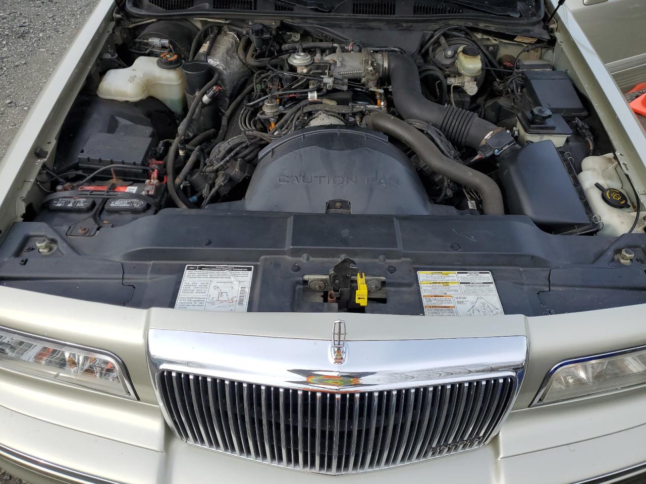1997 Lincoln Town Car - Image 11