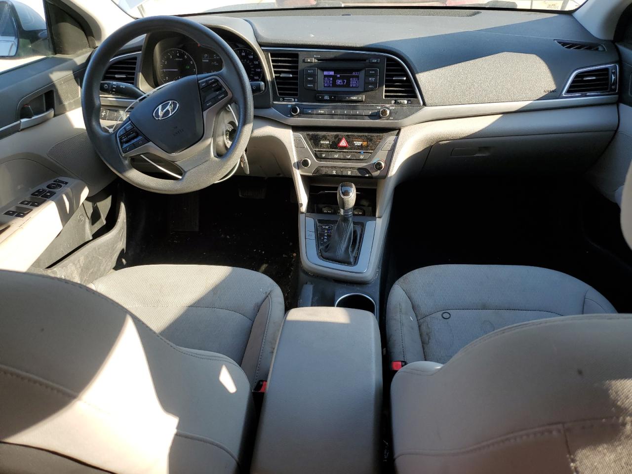 2018 Hyundai Elantra - Image 8