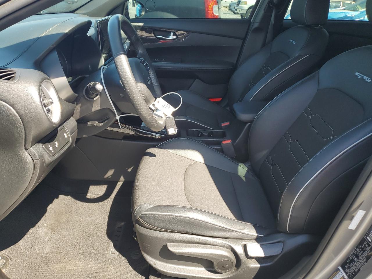 2023 Kia Forte - Image 7