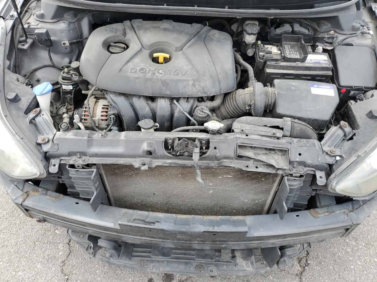 2015 Hyundai Elantra - Image 11