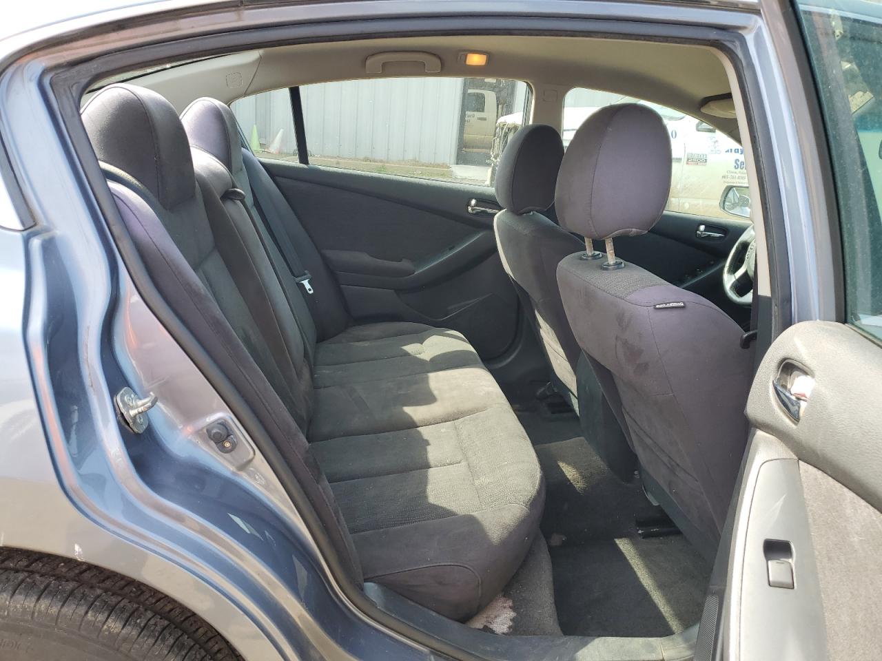 2012 Nissan Altima - Image 10