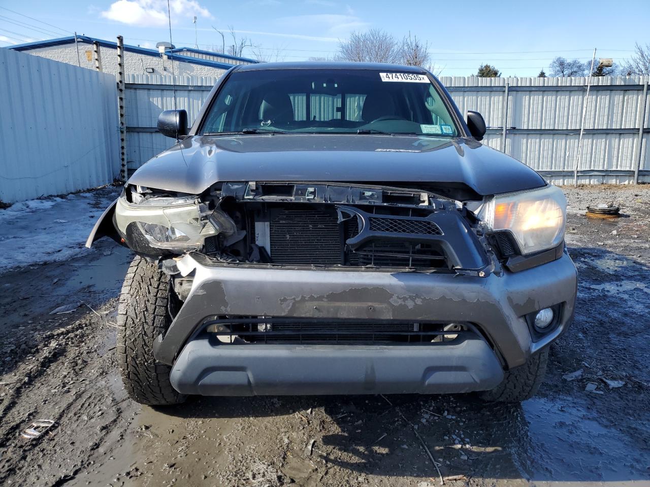 2014 Toyota Tacoma - Image 5