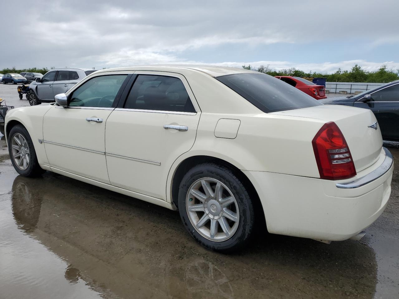 2005 Chrysler 300 - Image 2