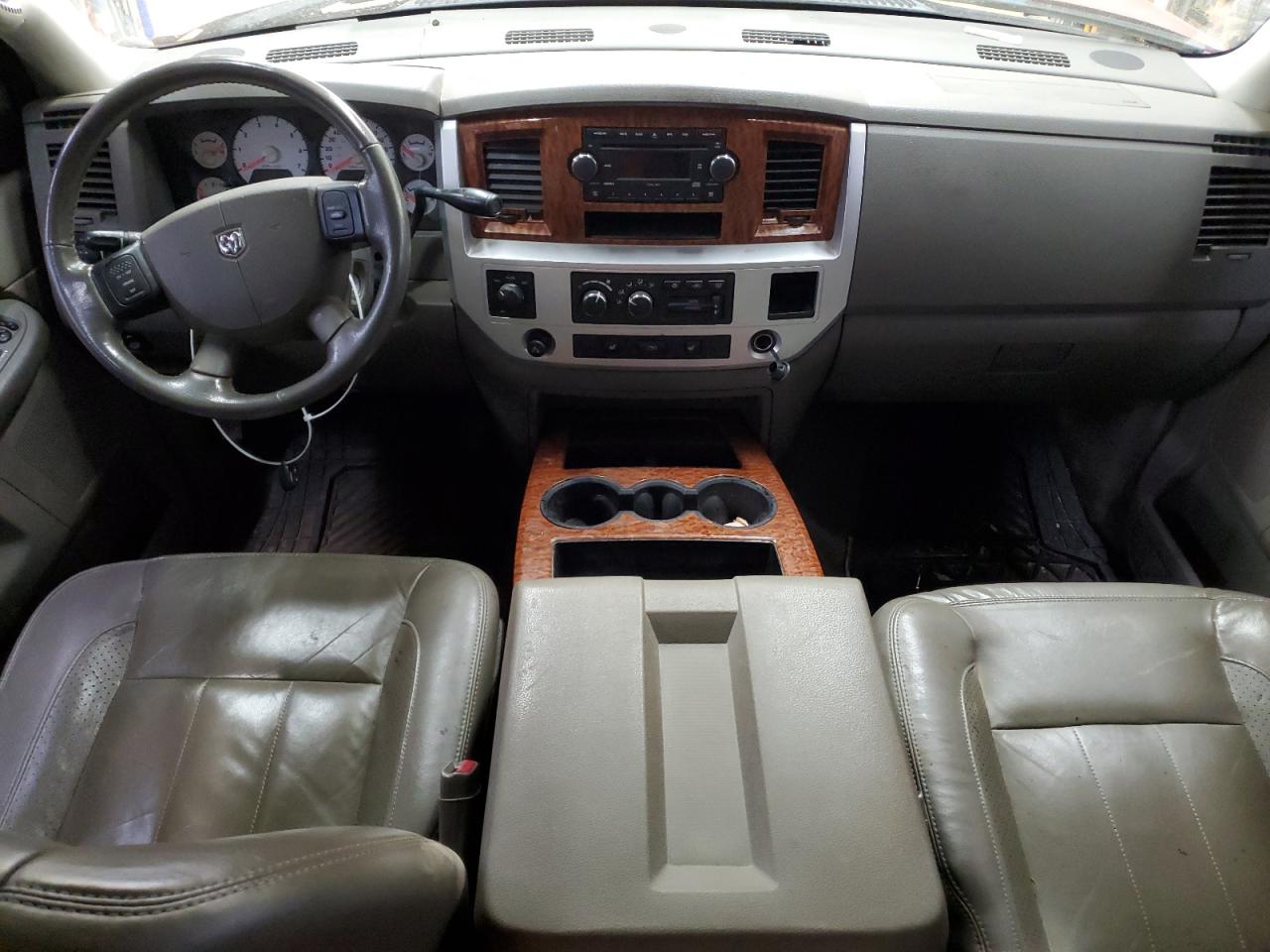 2006 Dodge RAM - Image 8