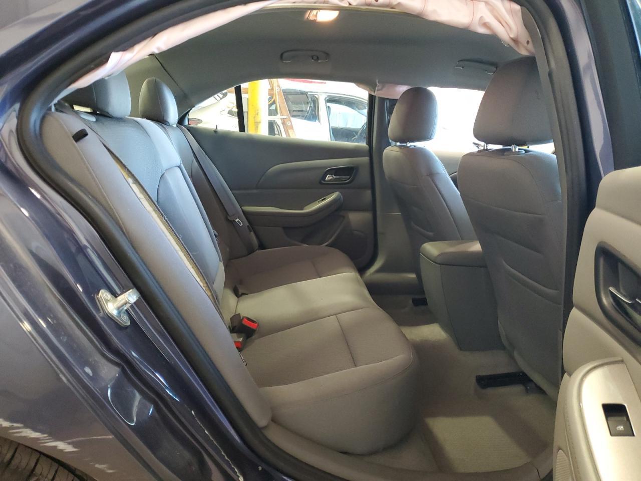 2015 Chevrolet Malibu - Image 10