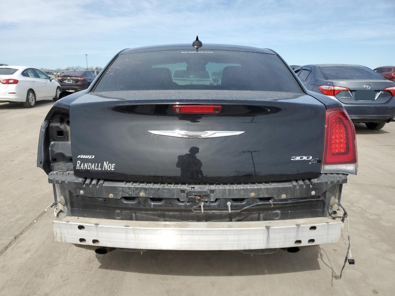 2017 Chrysler 300 - Image 6
