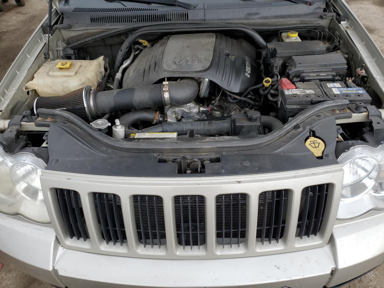 2010 Jeep Grand Cherokee - Image 12