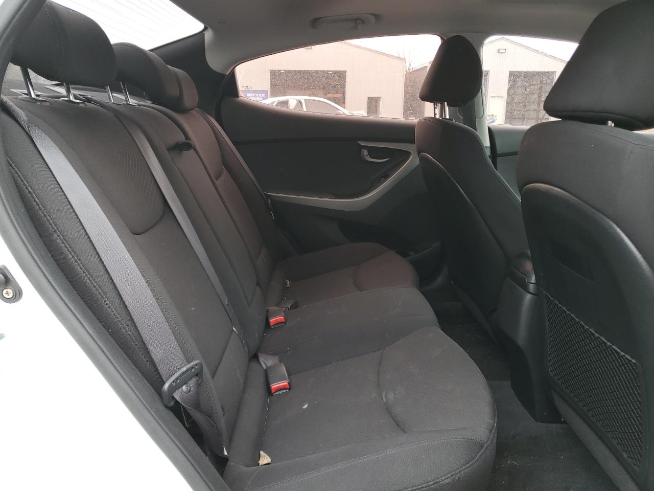 2016 Hyundai Elantra - Image 10