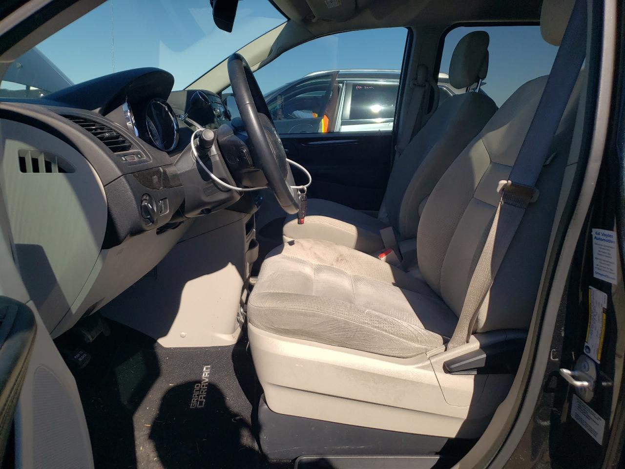 2016 Dodge Caravan - Image 7