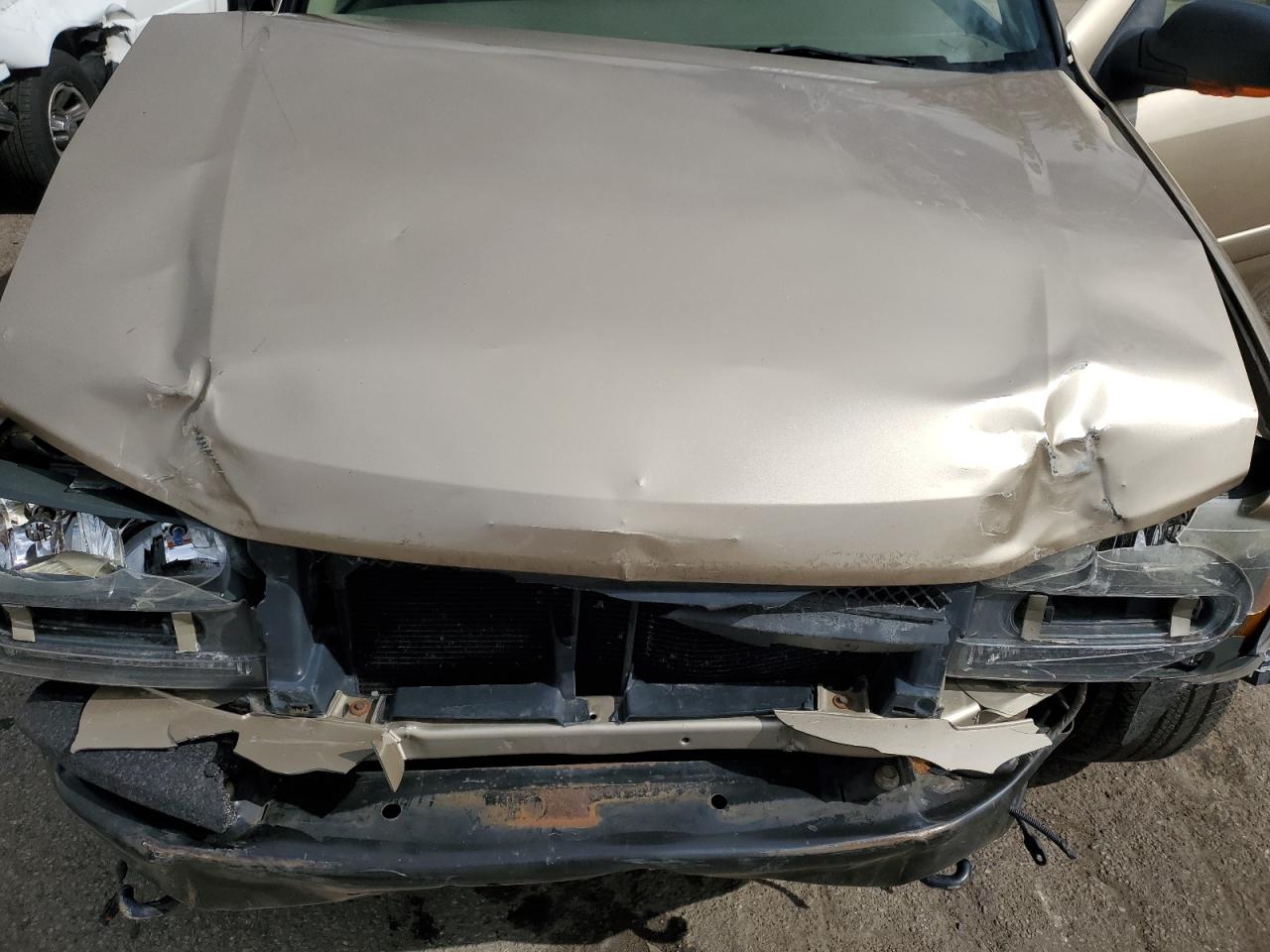 2004 Chevrolet TrailBlazer - Image 12